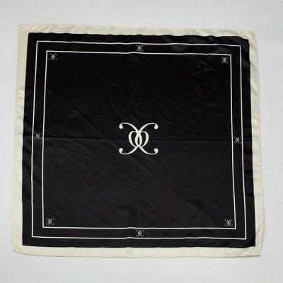 Elle silk scarf black